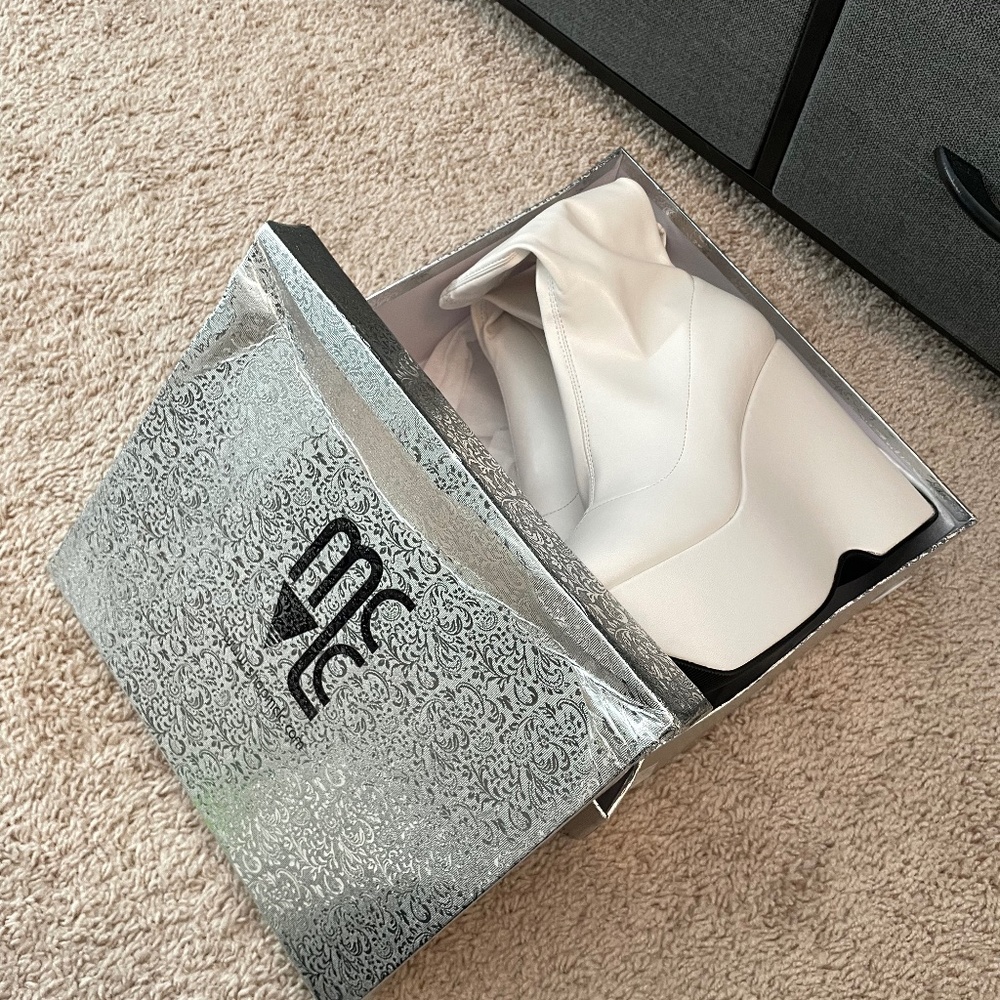 MCLC White Space Boot